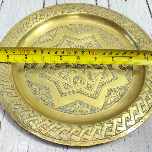 Vintage Islamic Brass Tray, Plate with handmade engraved ornaments the middle - Picture 6 of 10